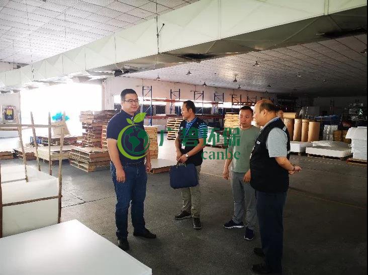 佛市生態環境局順德分局副局長唐菠帶隊開展村級工業園環保執法(圖1) 佛市生態環境局順德分局副局長唐菠帶隊開展村級工業園環保執法(圖1)